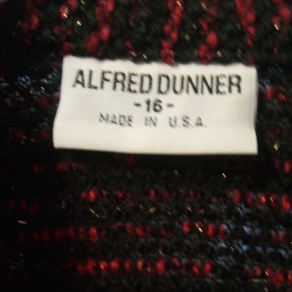 Woman's Jacket - Picture 2 of 3